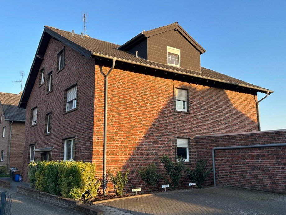 IMG_3685 Mehrfamilienhaus Elsdorf